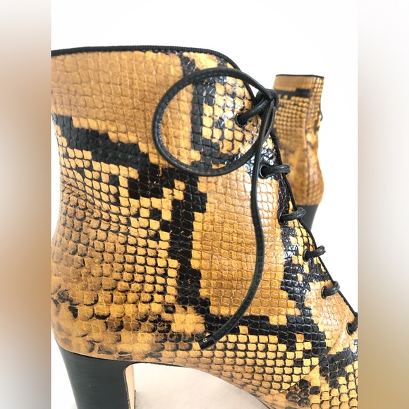 Tory Burch Ankle Boots Victorian Lace Up Vienna Booties Yellow Black Snake 7 - Picture 4 of 7